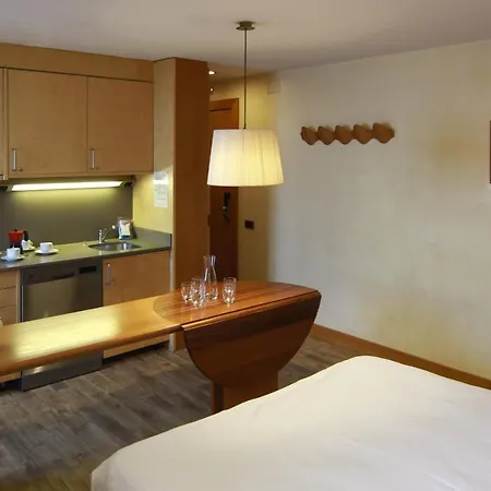 Apartahotel Vall De Núria 3*