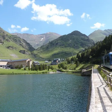 Vall De Núria Apartahotel 3*