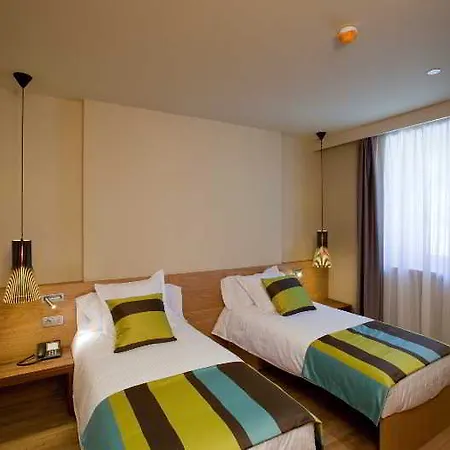Apartahotel Vall De Núria 3*