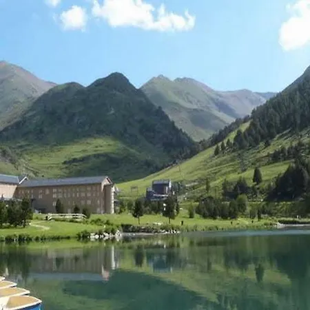 Vall De Núria Apartahotel 3*