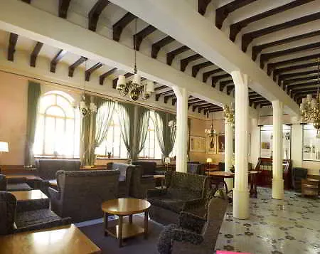Apartahotel Vall De Núria 3*