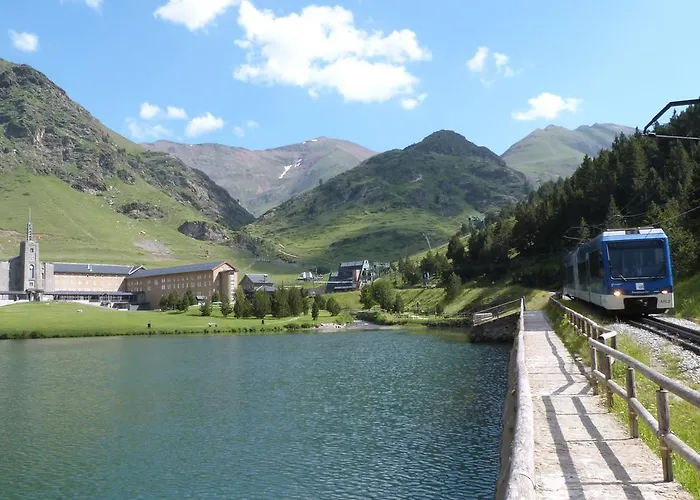 Vall De Nuria 아파트호텔 3*